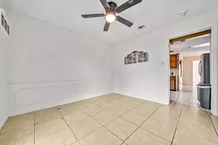 10407 Waving Fields Dr, Houston, TX 77064 - Photo 5