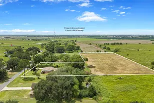 215 Lakeview Ln, El Campo, TX 77437 - Photo 7