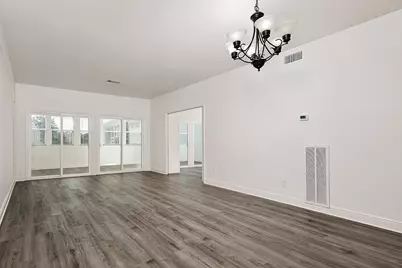 175 April Point Drive N, Conroe, TX 77356 - Photo 7