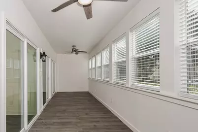 175 April Point Drive N, Conroe, TX 77356 - Photo 9