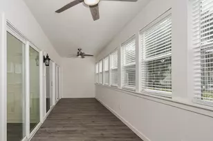 175 April Point Dr N, Conroe, TX 77356 - Photo 9