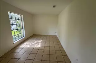 12818 Segrest Dr, Houston, TX 77047 - Photo 7