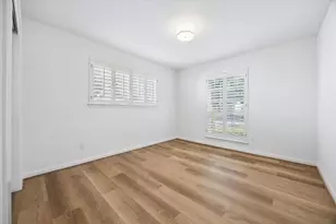10614 Longmont Dr, Houston, TX 77042 - Photo 33