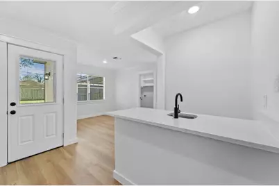 1407 Hamlin Valley Drive, Houston, TX 77090 - Photo 9