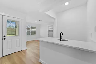 1407 Hamlin Valley Dr, Houston, TX 77090 - Photo 9