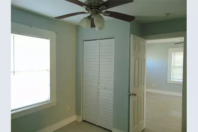 5113 Avenue O 1/2 Avenue, Galveston, TX 77551 - Photo 11