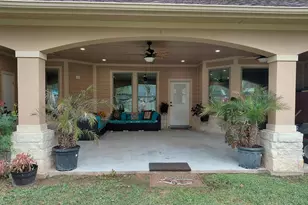 309 Hickman Ln, Angleton, TX 77515 - Photo 33