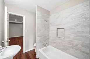 319 W 1st St, Crosby, TX 77532 - Photo 11