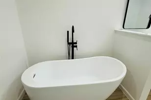 5214 Rue St, Houston, TX 77033 - Photo 11