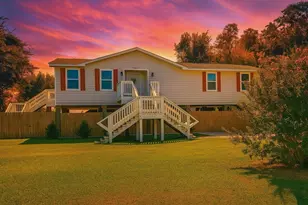 7325 Speaker St, Hitchcock, TX 77563 - Photo 1