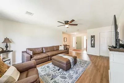 323 Coventry Lane, Alvin, TX 77511 - Photo 9