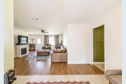 323 Coventry Lane, Alvin, TX 77511 - Photo 5