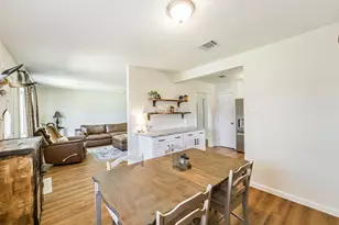 323 Coventry Ln, Alvin, TX 77511 - Photo 15