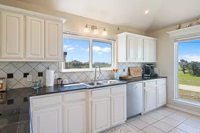 972 Rancho Carribe, Port Bolivar, TX 77650 - Photo 21