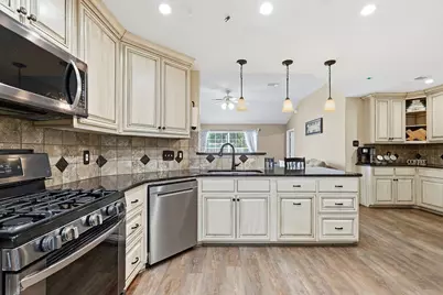 2977 Community Drive, Alvin, TX 77511 - Photo 11