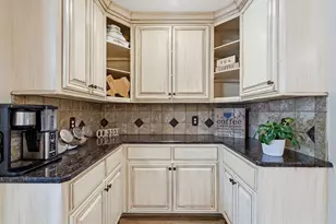 2977 Community Dr, Alvin, TX 77511 - Photo 9