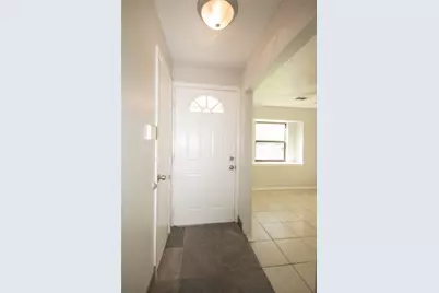 10902 Mosscrest Drive, Houston, TX 77048 - Photo 3