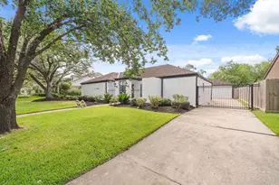 10031 Inwood Dr, Houston, TX 77042 - Photo 3