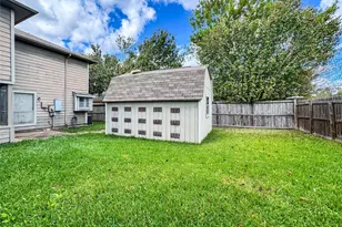 220 Almond Dr, Lake Jackson, TX 77566 - Photo 39