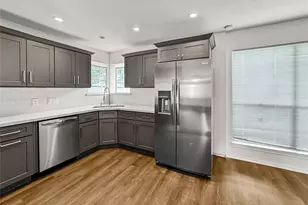 220 Almond Dr, Lake Jackson, TX 77566 - Photo 7