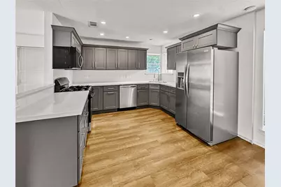 220 Almond Drive, Lake Jackson, TX 77566 - Photo 3