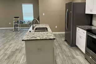 310 W Watson St, Willis, TX 77378 - Photo 5