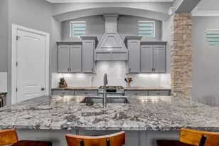 1219 W 25th St, Houston, TX 77008 - Photo 23