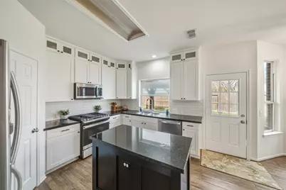 9001 Sundown Drive, Pearland, TX 77584 - Photo 13