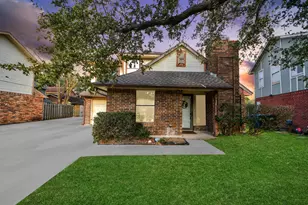 25 Regency Ln, Houston, TX 77088 - Photo 1