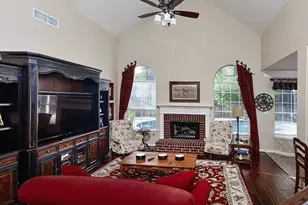 2 Taupewood Pl, The Woodlands, TX 77384 - Photo 7