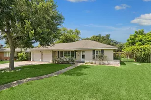 3014 Castlewood St, Houston, TX 77025 - Photo 3
