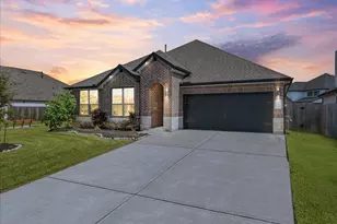 716 Westwood Dr, League City, TX 77573 - Photo 1