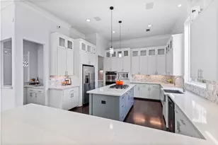 4626 Braeburn Dr, Bellaire, TX 77401 - Photo 13