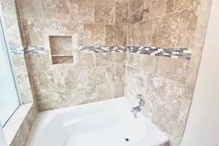 3206 Pecan Point Dr, Sugar Land, TX 77478 - Photo 9