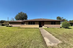 2310 13th St, Port Neches, TX 77651 - Photo 1