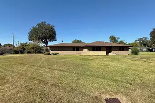 2310 13th St, Port Neches, TX 77651 - Photo 33