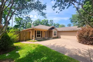 2827 Creek Manor Dr, Houston, TX 77339 - Photo 1