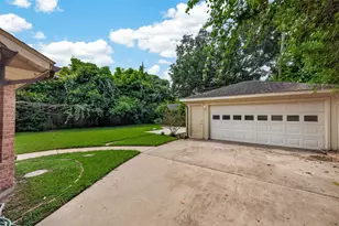 4305 Goldfinch St, Houston, TX 77035 - Photo 29