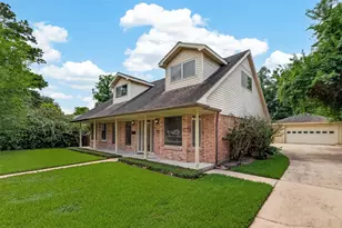 4305 Goldfinch St, Houston, TX 77035 - Photo 33