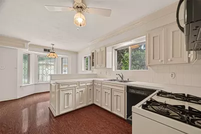 4305 Goldfinch Street, Houston, TX 77035 - Photo 11
