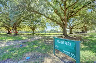 4305 Goldfinch St, Houston, TX 77035 - Photo 37
