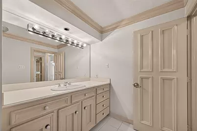 4305 Goldfinch Street, Houston, TX 77035 - Photo 17