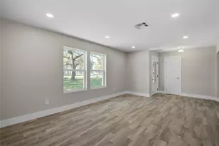 209 N Lazy Ln, Clute, TX 77531 - Photo 9