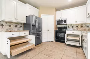 13727 Fountainview Dr, Montgomery, TX 77356 - Photo 11