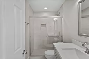 2101 Fountain View Dr, Houston, TX 77057 - Photo 3