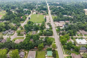 623 S 1st St, Conroe, TX 77301 - Photo 25