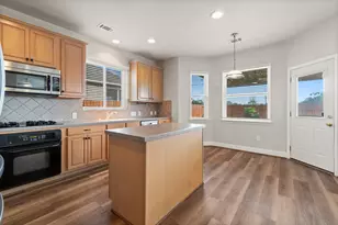 3505 Cedar Prairie Dr, League City, TX 77573 - Photo 9