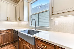 6302 Prague St, Houston, TX 77007 - Photo 17