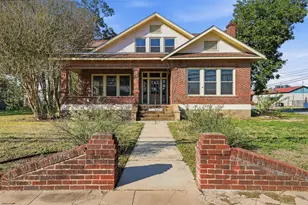 723 St Peter St, Gonzales, TX 78629 - Photo 1
