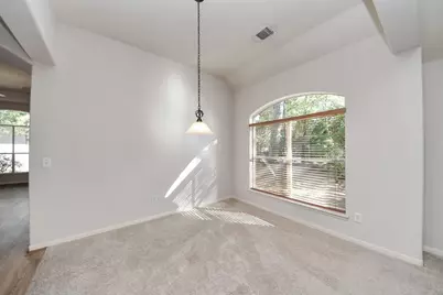 70 N Lace Arbor Drive, The Woodlands, TX 77380 - Photo 5